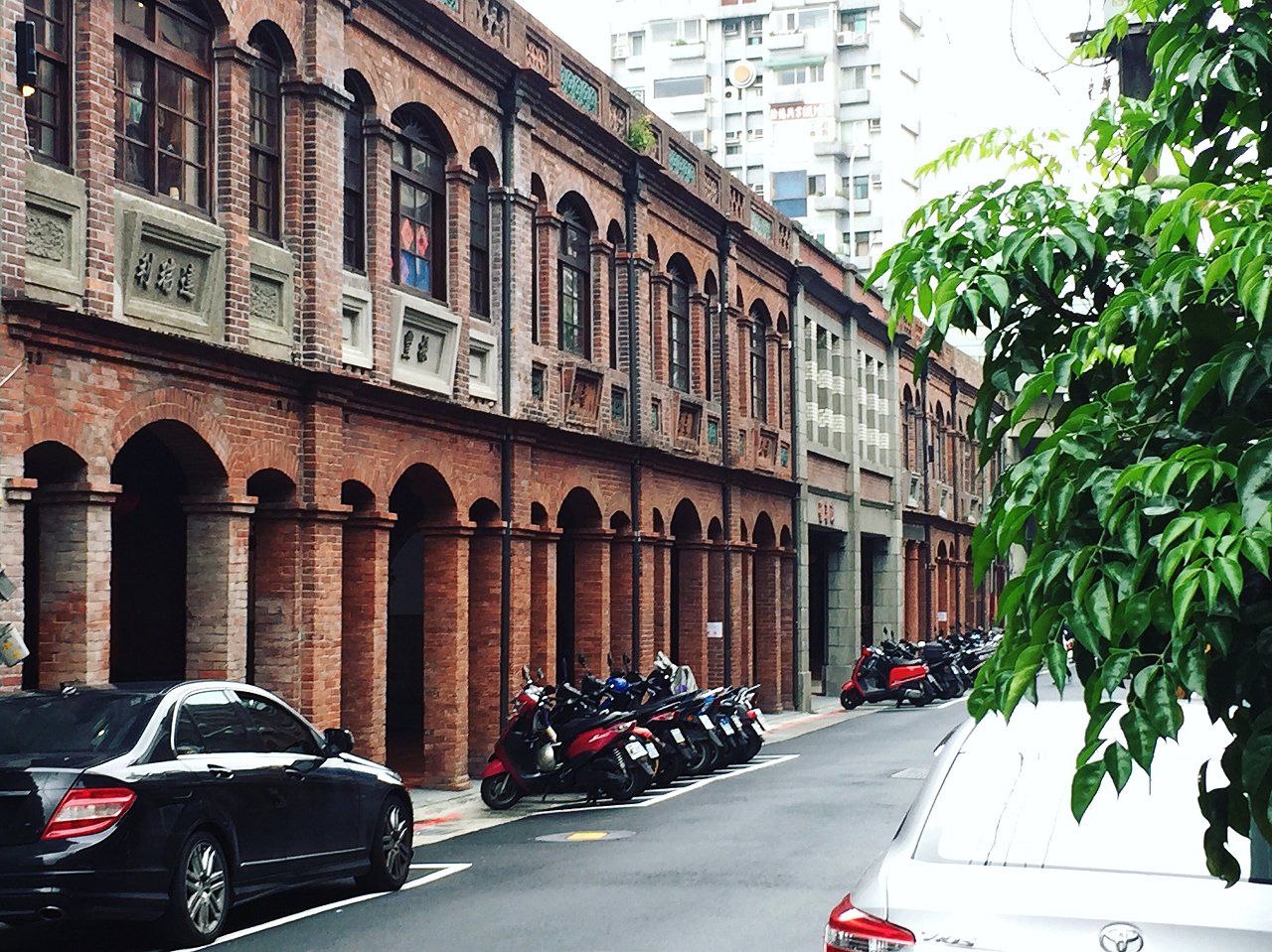 圖 大稻埕十連棟 未修復前照片 -台灣記憶提供