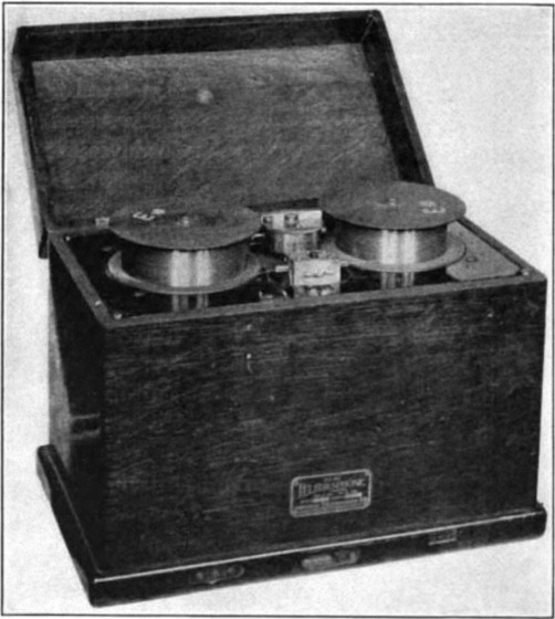 1920年代的鋼絲錄音機 圖翻拍自網路