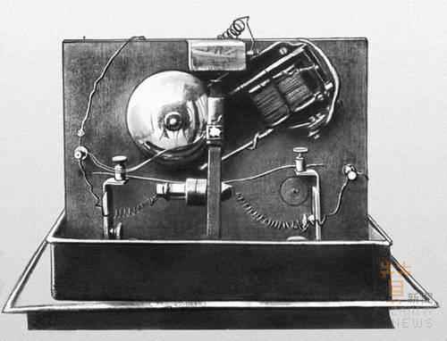 1895年代的收音機 圖翻拍自網路