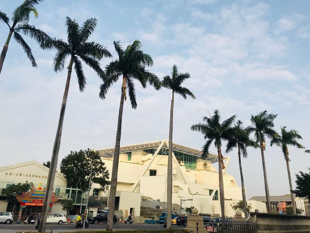 (台南市美術館2館 圖 轉載 台南旅遊網)