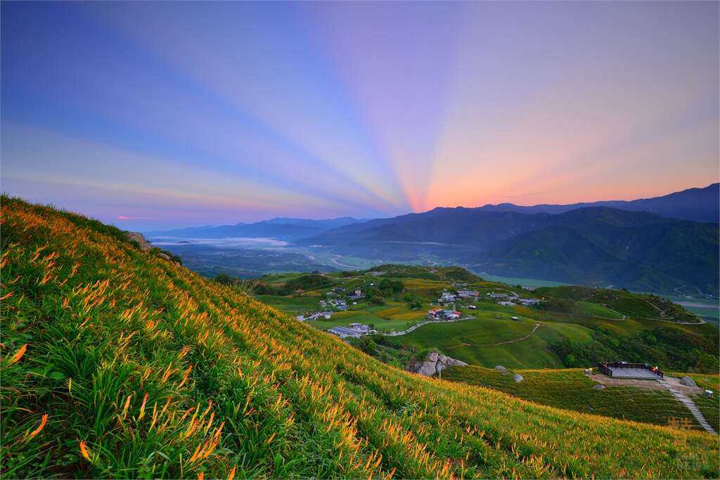 圖  六十石山  翻拍自交通部觀光局花東縱谷