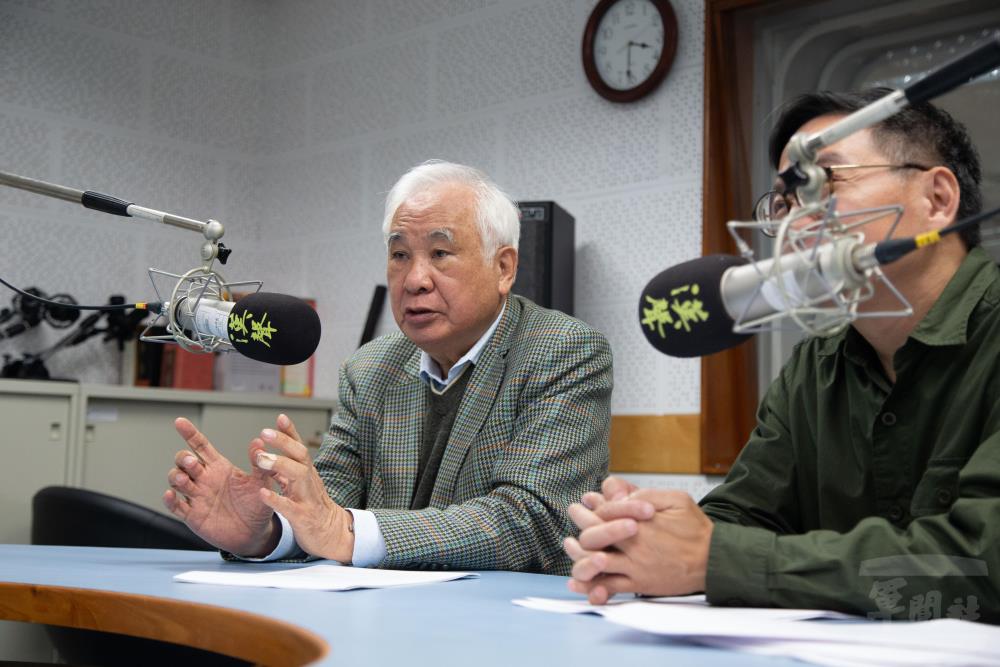 總統府資政姚嘉文介紹乙未戰爭的時空背景。(軍聞社記者謝宏檜攝)