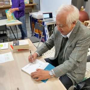圖 姚嘉文資政  講座＆簽書會  微光書旅 提供