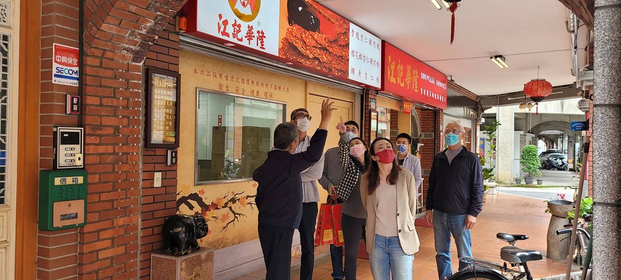 『復興大稻埕北街』講古團隊與文化部及台經院探訪大稻埕北街排隊老店 | 江記華隆