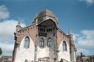 ▲「大稻埕天主教堂」1945年被美軍炸毀。 （圖／聚珍臺灣提供、黑白原圖張才拍攝　引用自印象臺灣）