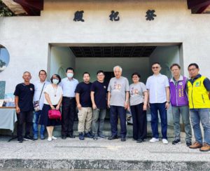 圖  由 （中）總統府資政 姚嘉文先生 及 （中右）前彰化縣長 週清玉女士帶領祭拜 義士