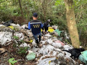新北環境稽查重案組於山谷破獲非法棄置案件