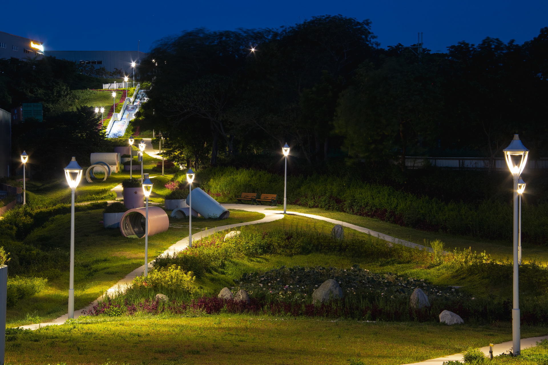 五股垃圾山翻轉為夏綠地，新冪境綠地公園環境優美成為民眾休閒的好去處