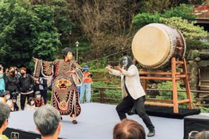 優人神鼓原創儀式劇場於指南宮綠光平台盛大演出 圖 : 臺北市文化局