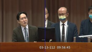 民眾黨立委張其祿(左)教育部次長林騰蛟(右)教育及文化委員會專題報告問詢(圖片來源:國會頻道)