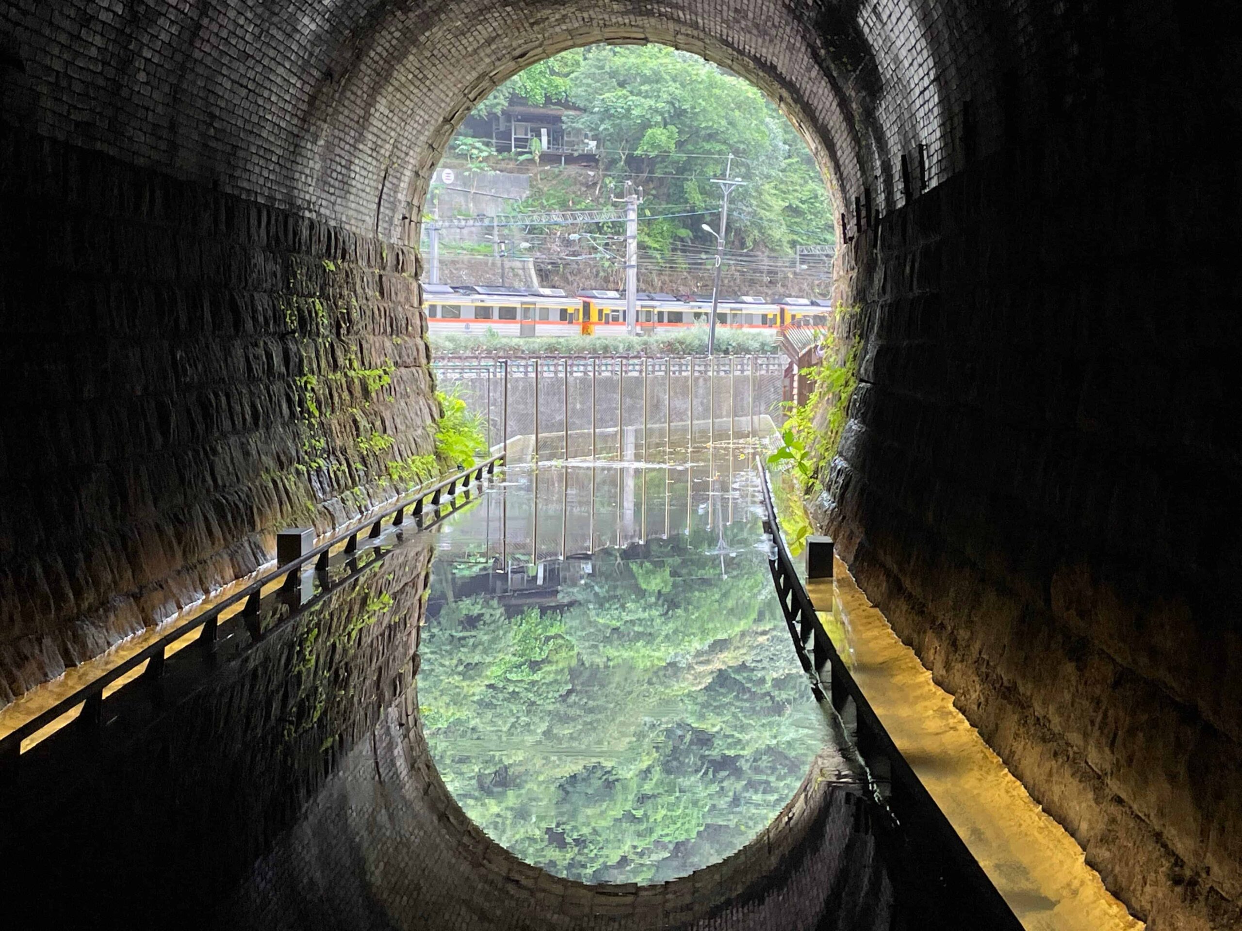 靜謐卻充滿生命力的隧道 三貂嶺無負擔的秘境旅遊