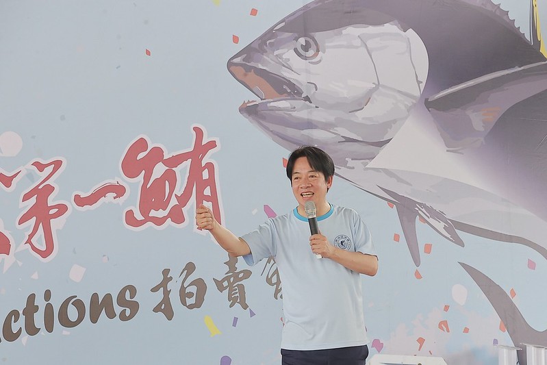 今年「屏東第一鮪」由「新發財一號」洪明全船長捕獲  總長202公分/總重186.8公斤
