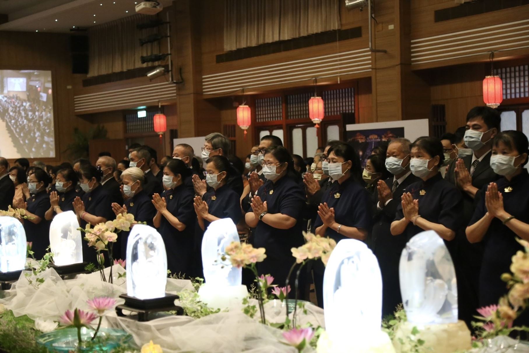 慈濟2023浴佛典禮 信徒民眾浴佛祈福