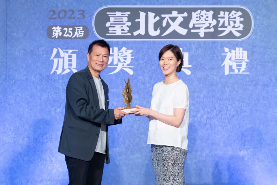 《女二》刻劃女性的生命歷程 鄧九雲獲臺北文學獎