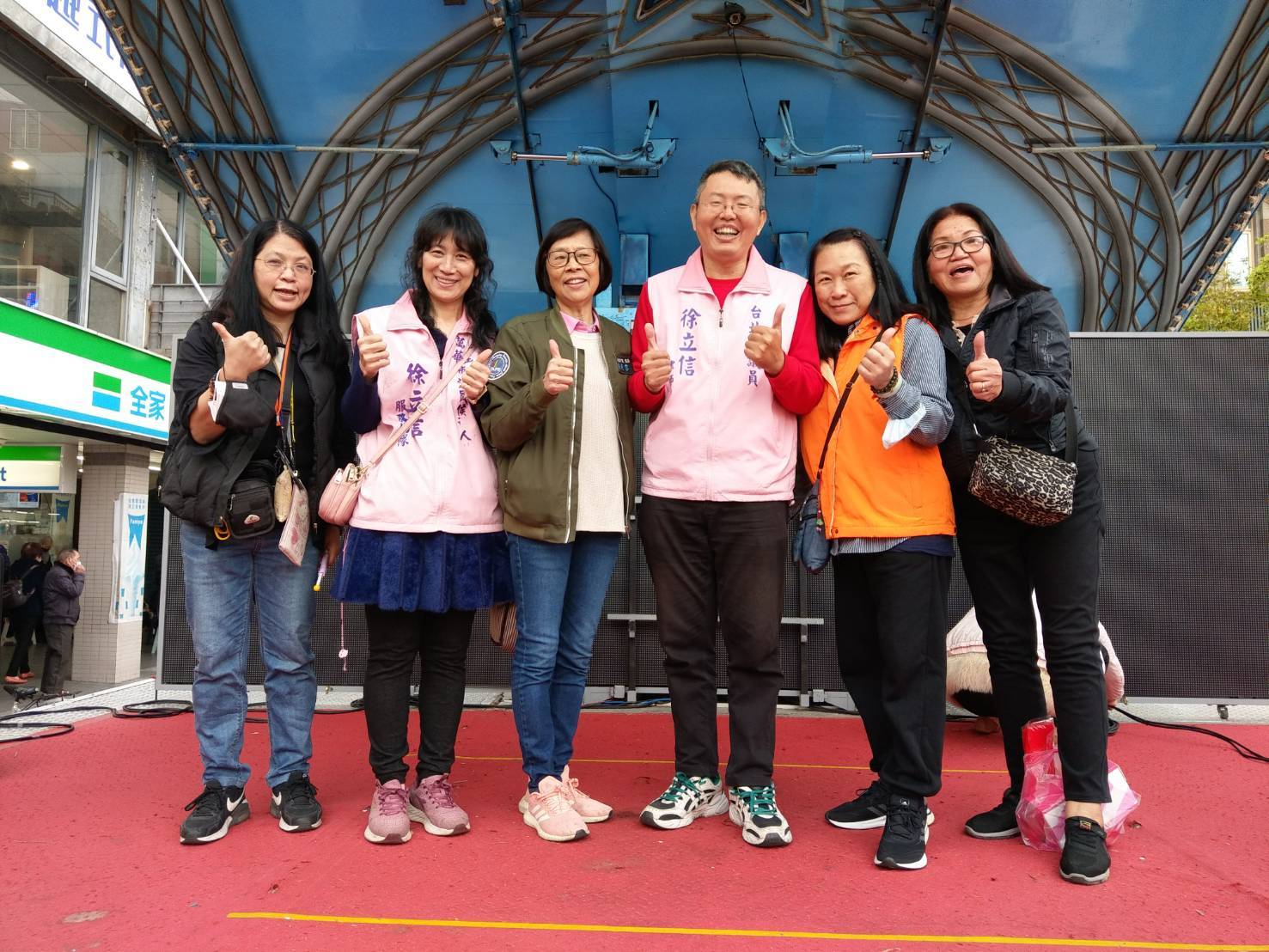 市議員發放愛心艾馨消費劵，推動在地經濟繁榮