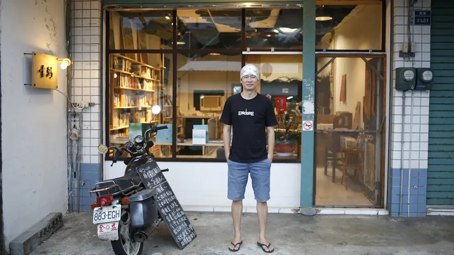 圖 書粥主理人 高耀威老師