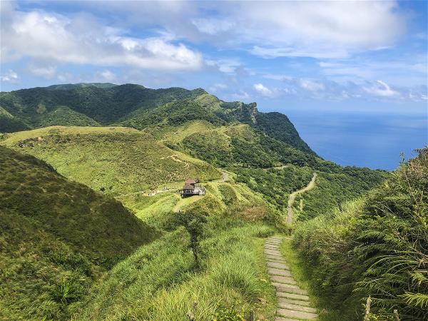 圖 台灣東北角草嶺古道可以俯瞰蔚藍太平洋。