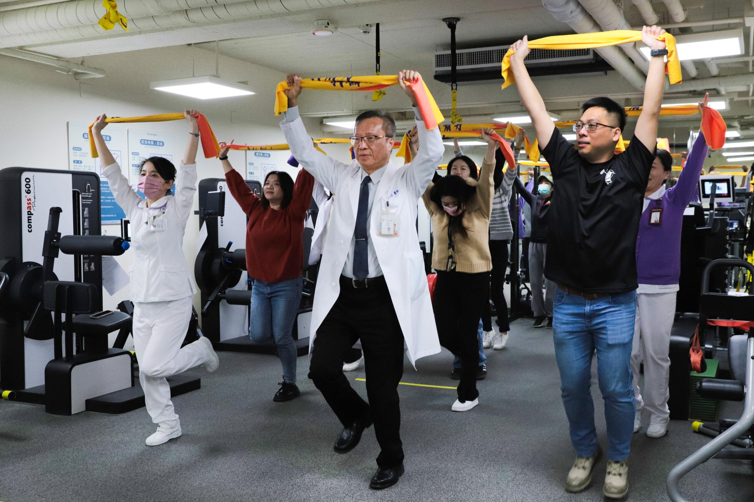 羅東博愛醫院舉辦蛇年開運毛巾操 促進健康生活