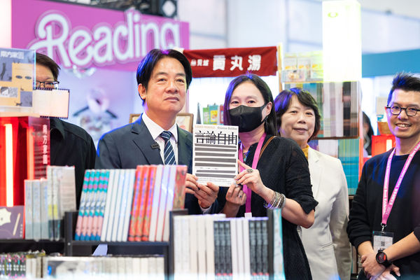 總統賴清德4日出席「2025台北國際書展」開幕典禮時表示，政府今年擴大「文化幣」發放對象