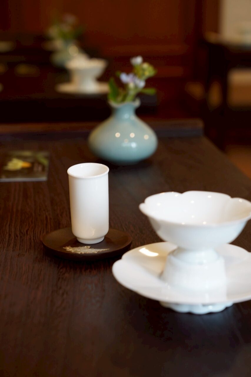 圖 / 席上復古茶盞彷彿將賓客帶入宋代文人茶會