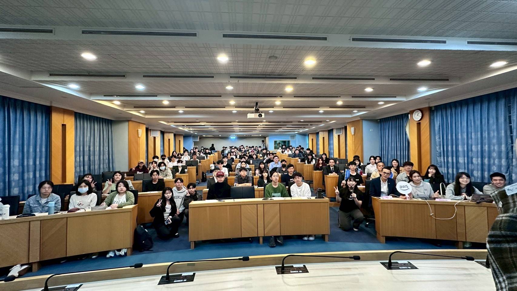 不只考證照：東吳資管如何深度「聯姻」AWS，打破大學教育的知識壁壘？