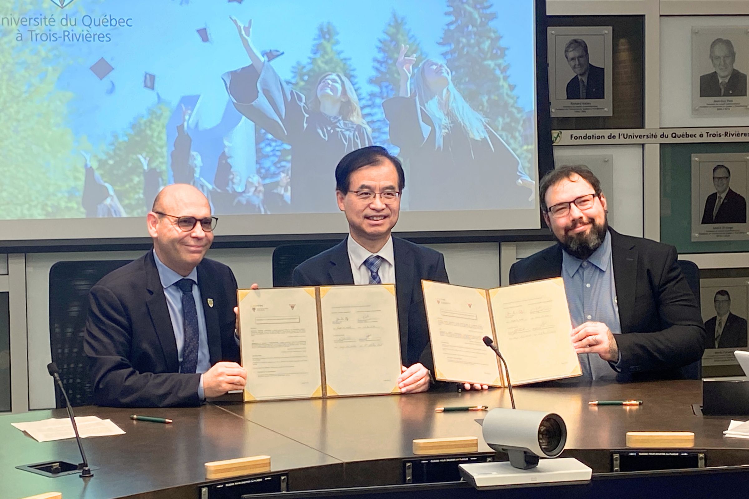 中央大學赴加 簽署氫能合作協議